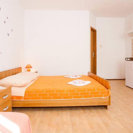 Apartments With Pool Ivana Krk Krk Town Exterior foto