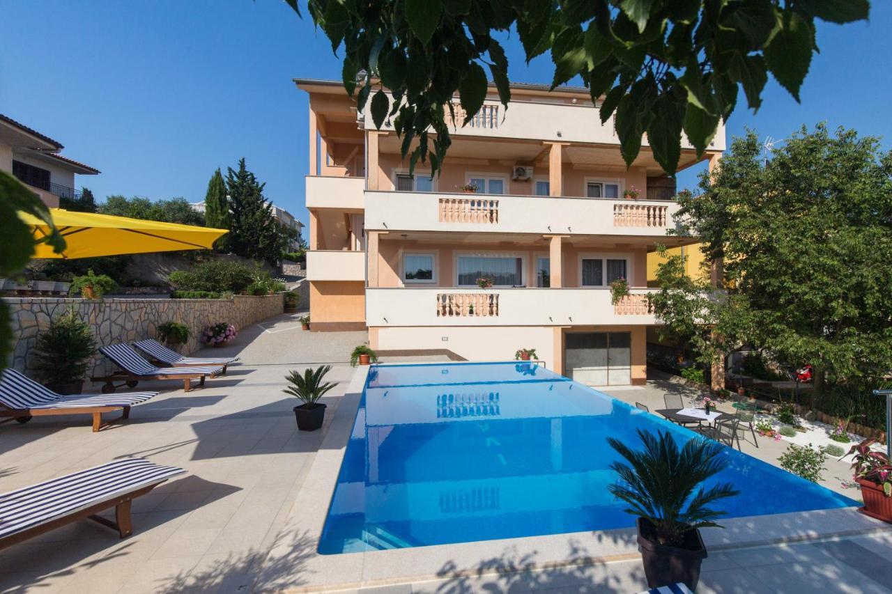 Apartments With Pool Ivana Krk Krk Town Exterior foto