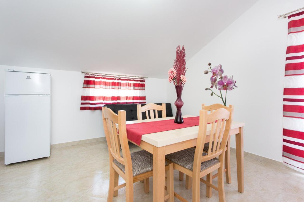 Apartments With Pool Ivana Krk Krk Town Exterior foto