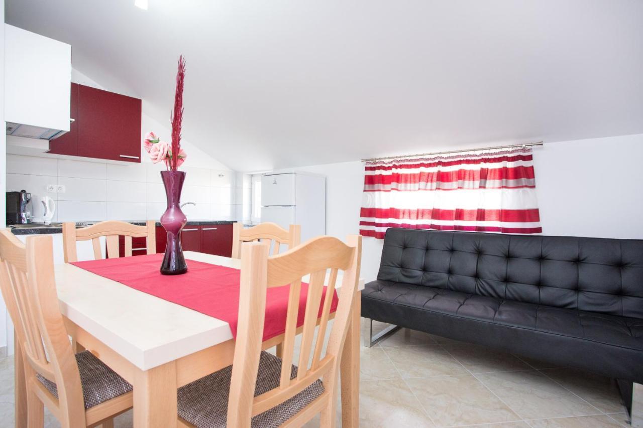 Apartments With Pool Ivana Krk Krk Town Exterior foto