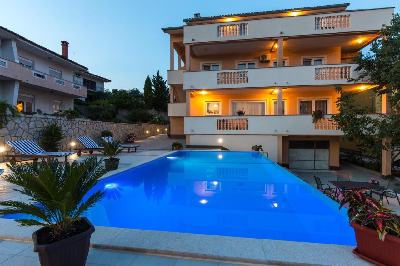 Apartments With Pool Ivana Krk Krk Town Exterior foto