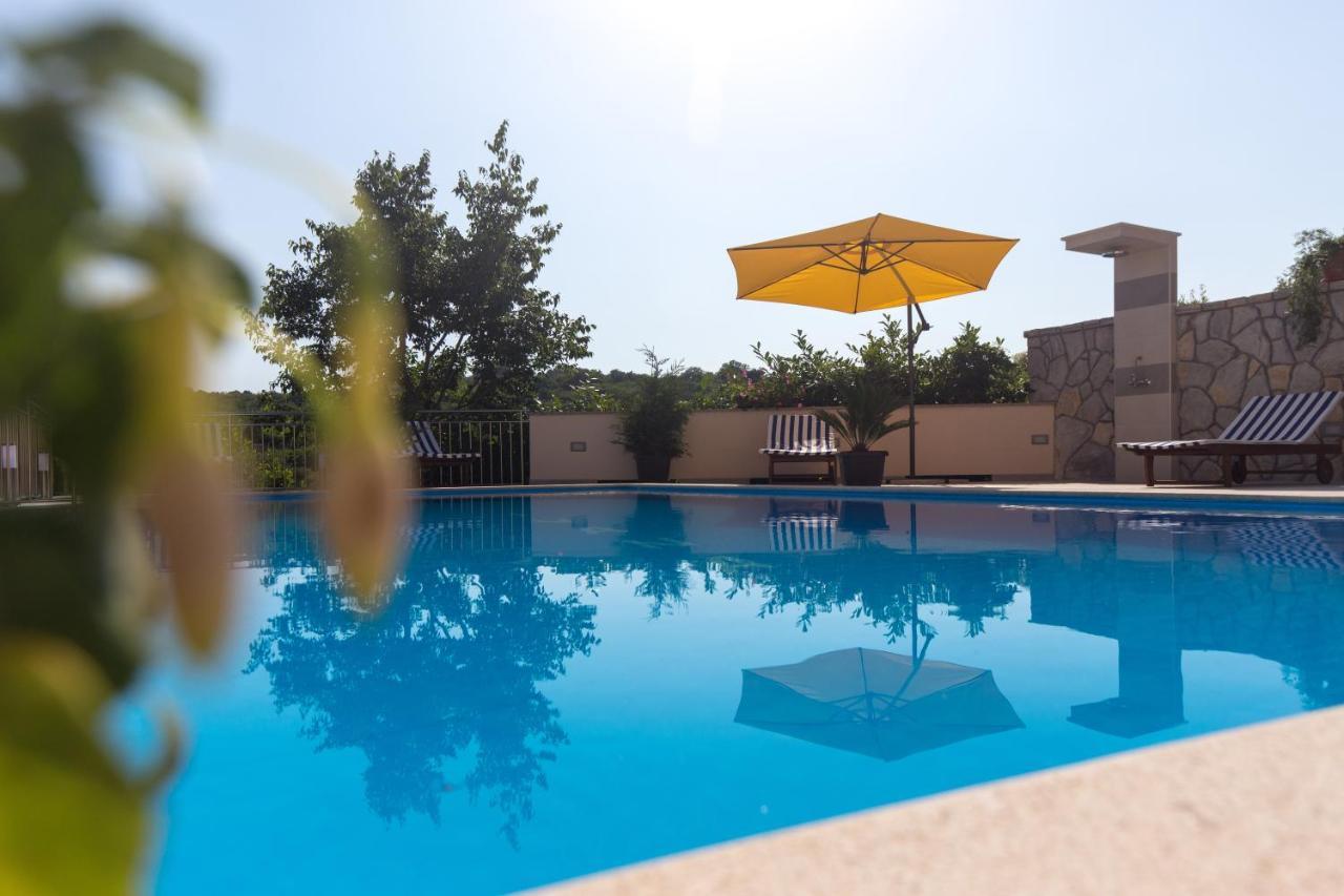 Apartments With Pool Ivana Krk Krk Town Exterior foto