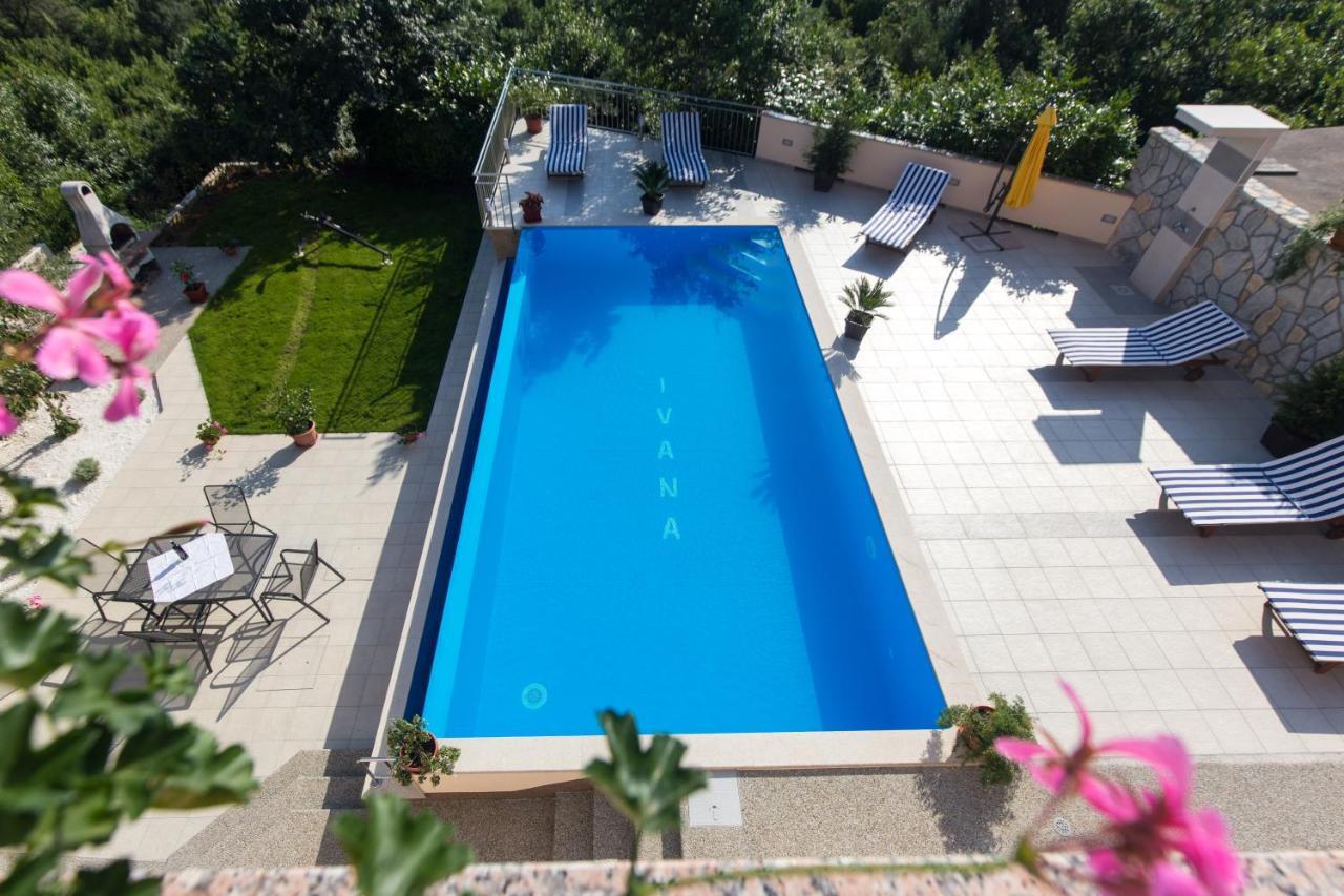 Apartments With Pool Ivana Krk Krk Town Exterior foto