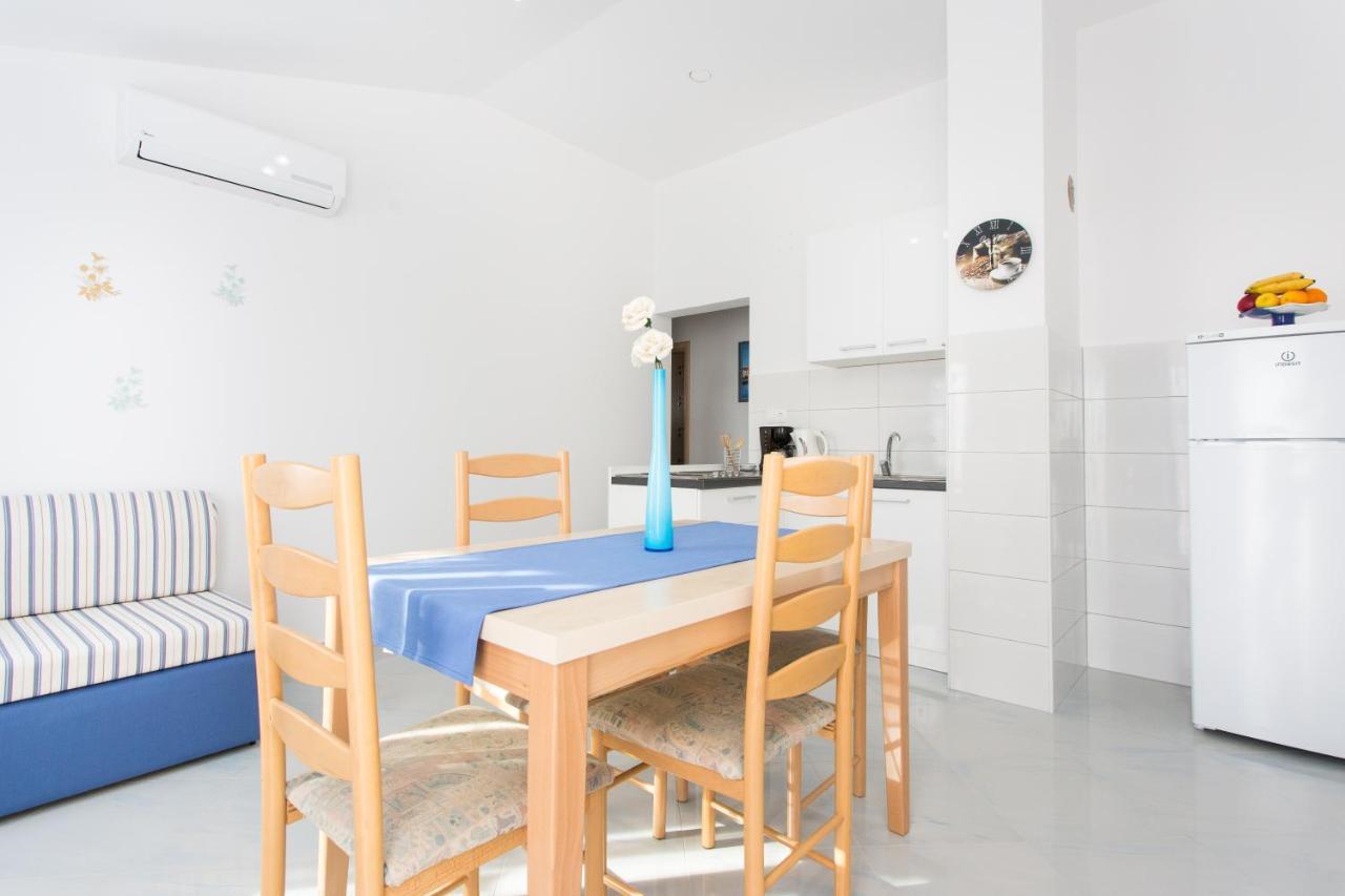 Apartments With Pool Ivana Krk Krk Town Exterior foto