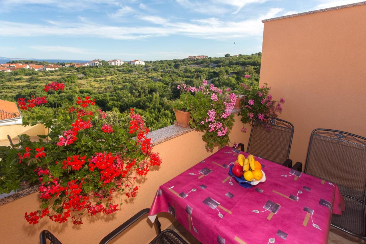 Apartments With Pool Ivana Krk Krk Town Exterior foto