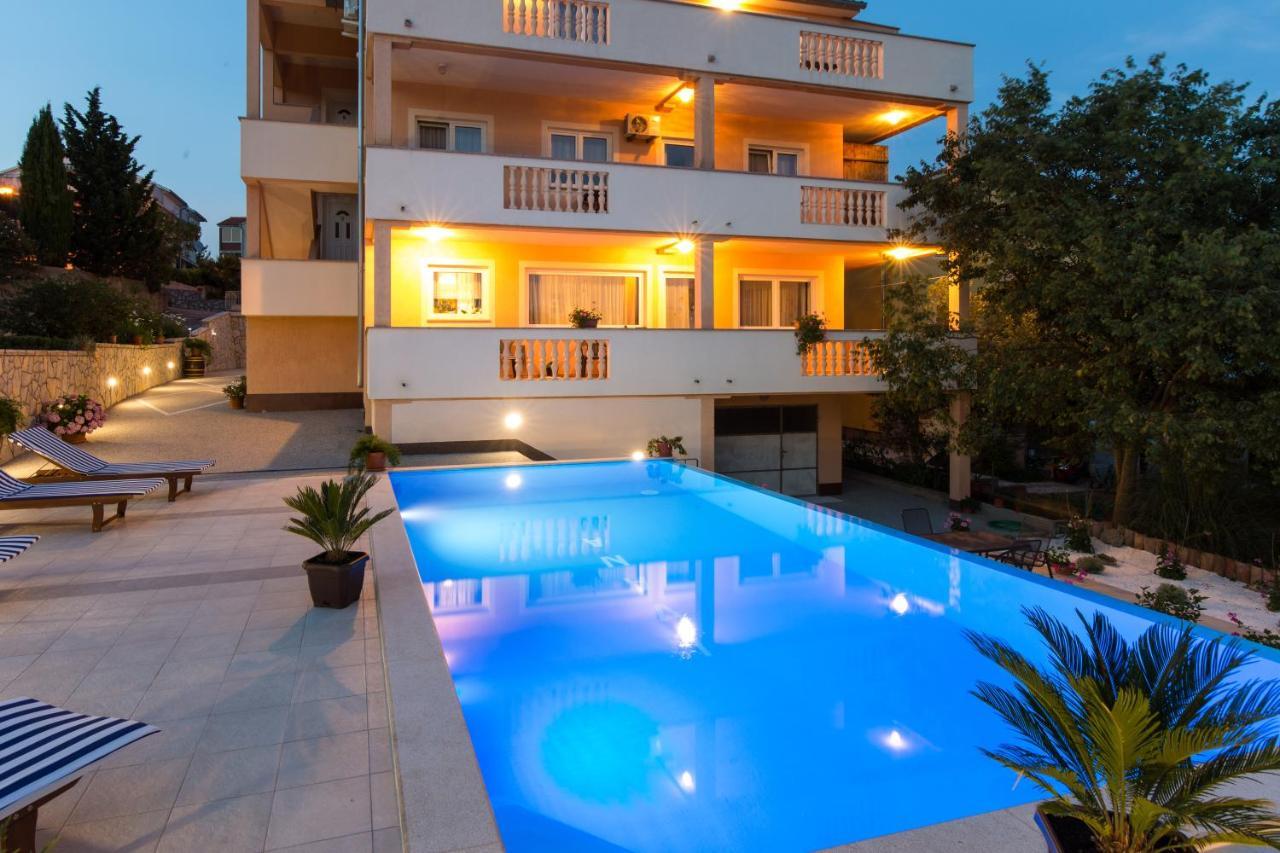Apartments With Pool Ivana Krk Krk Town Exterior foto