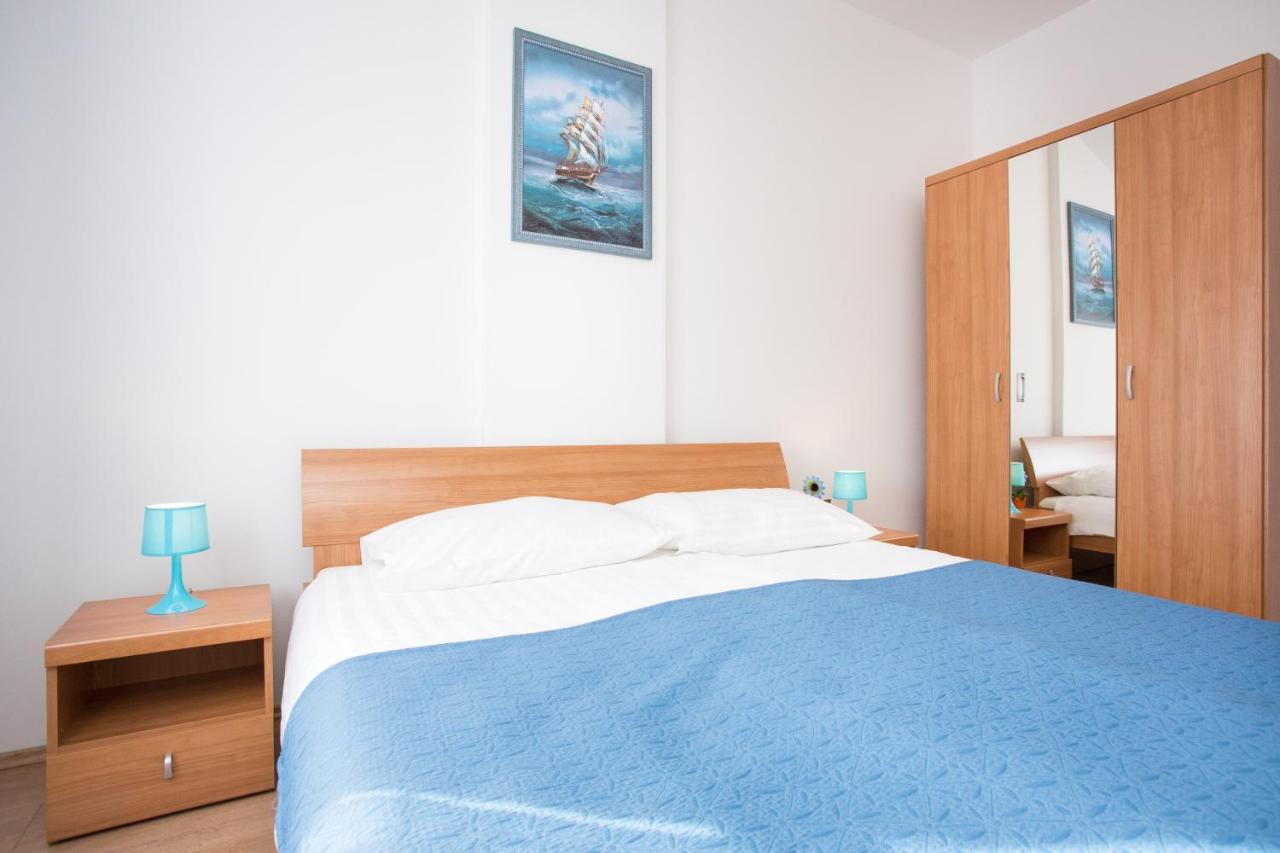 Apartments With Pool Ivana Krk Krk Town Exterior foto