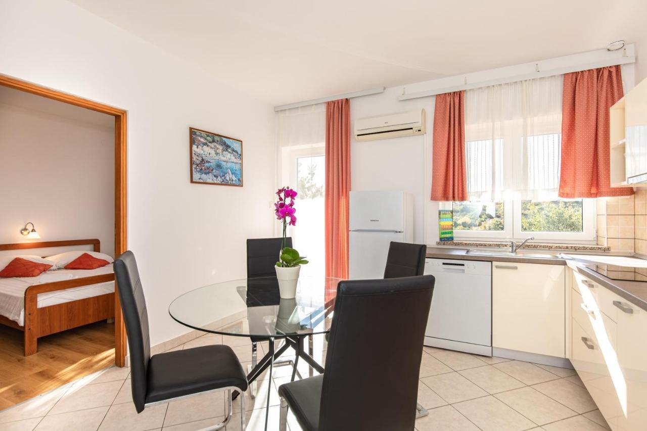 Apartments With Pool Ivana Krk Krk Town Exterior foto