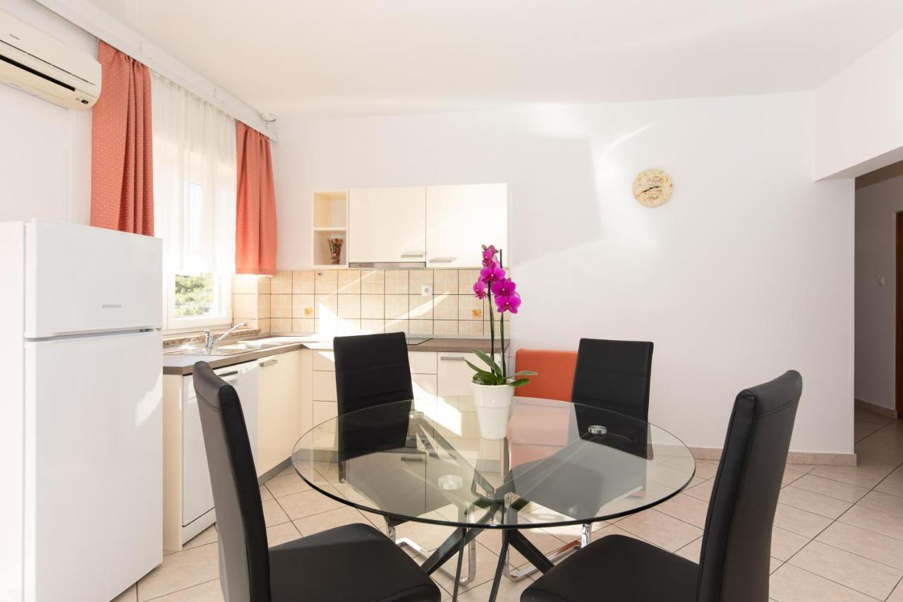 Apartments With Pool Ivana Krk Krk Town Exterior foto