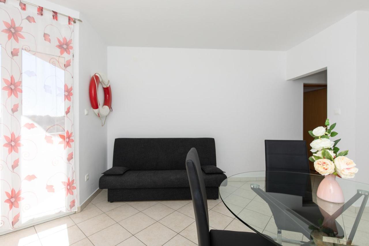 Apartments With Pool Ivana Krk Krk Town Exterior foto